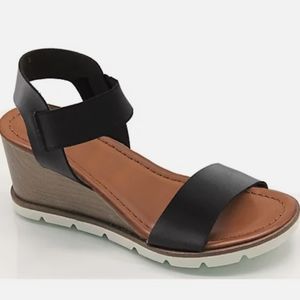 MIA Sandals